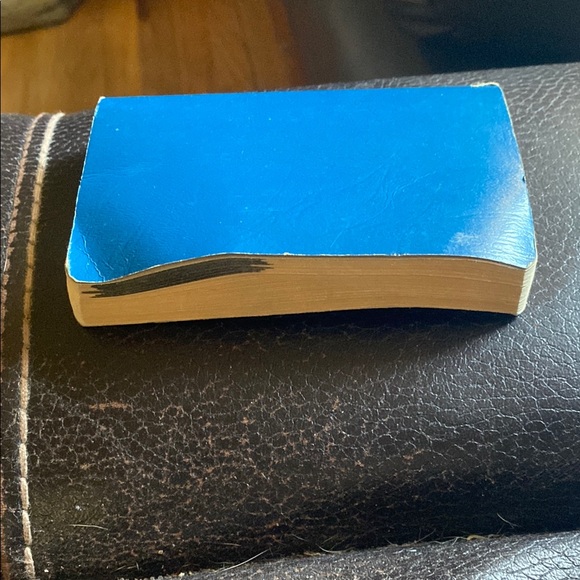 Kelley Blue Book Official Guide 1992 - Picture 3 of 4